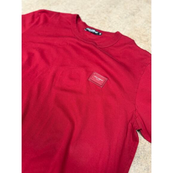 Dolce & Gabbana Red Logo Patch T-Shirt — Men’s Designer Streetwear Essential - Picture 3 of 16